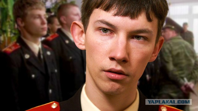 Комендант Суворовского училища включил утюг и разбросал марлю, чтобы подставить суворовца и не пустить его в увольнение