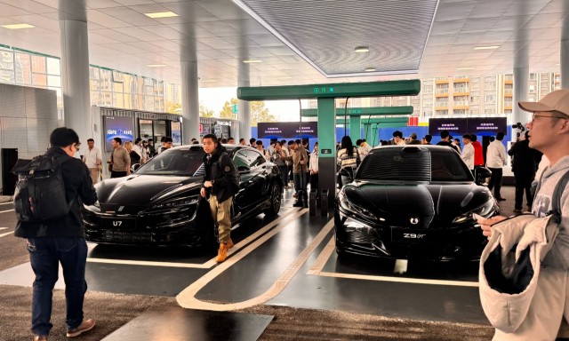 BYD запускает в Китае сеть самых быстрых в мире зарядок для электрокаров — до 100% за 9-12 мин.