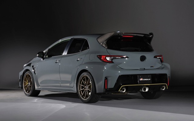 Тойота представила спортивную GRMN Corolla: 1,6 литровый турбомотор, 304 л.с., 415 Н*м. В продаже - в 2027 году