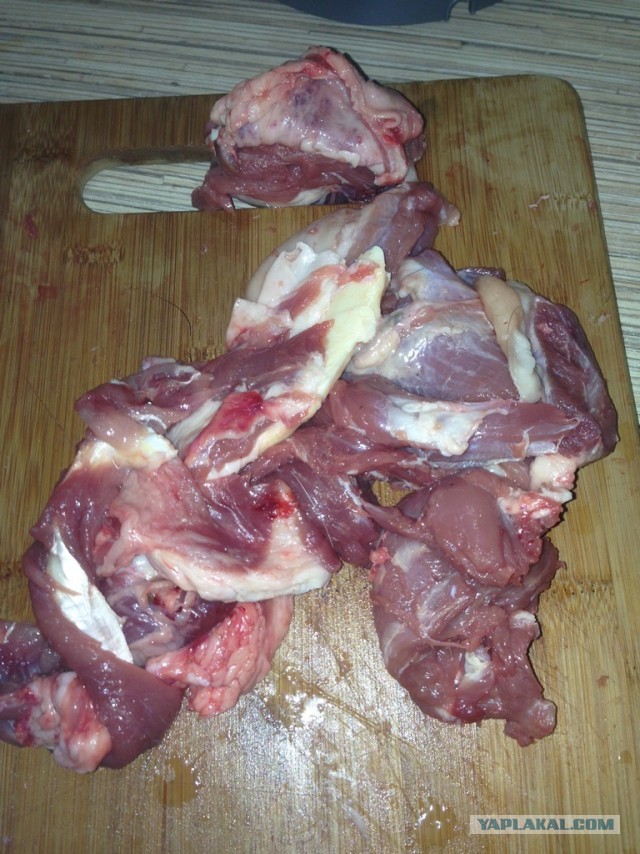 Баранья нога с куриной печенью