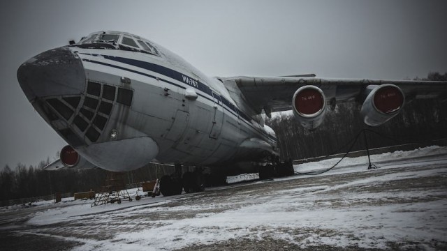 Внутри самолета Ил-76Т.