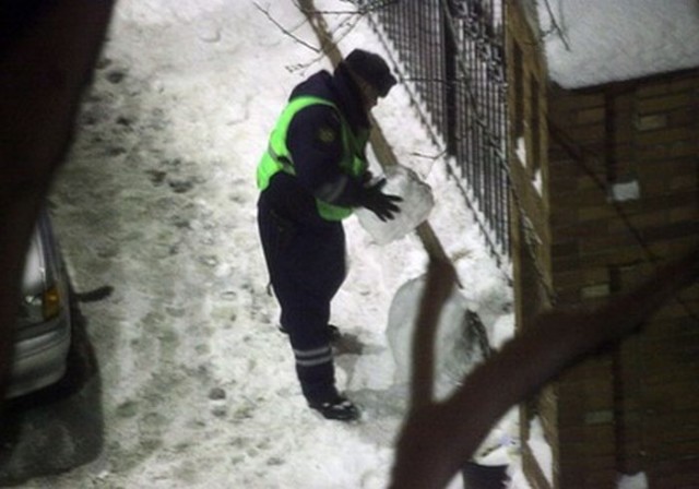Наша служба и опасна и трудна!