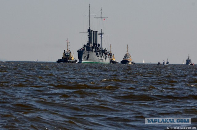 Вывод крейсера "Аврора" на ремонт