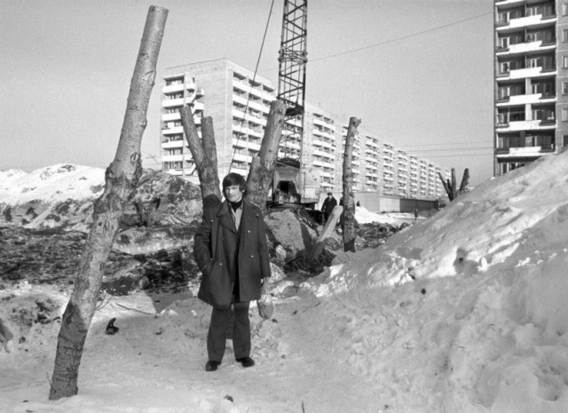 «Время было весёлое, обстановка творческая, люди открытые и дружные, на лавочке можно было всегда выпить вина»