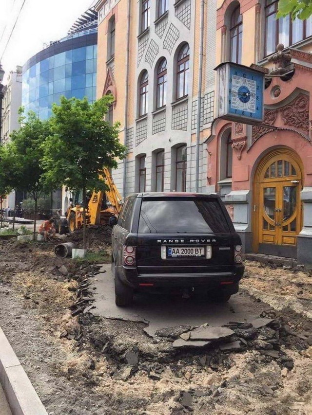 А лягушат не хотите ли?