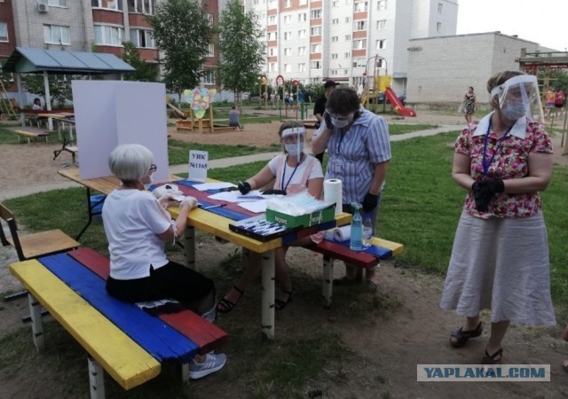 В Москве откроют выездные пункты вакцинации в ГУМе, "Геликон Опере", "Депо" и нескольких крупных ТЦ