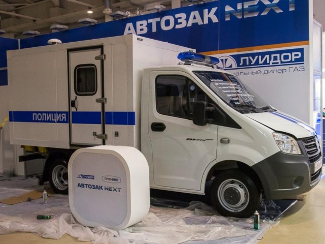 Начать с нуля, перезапустив "Москвич 2141"?