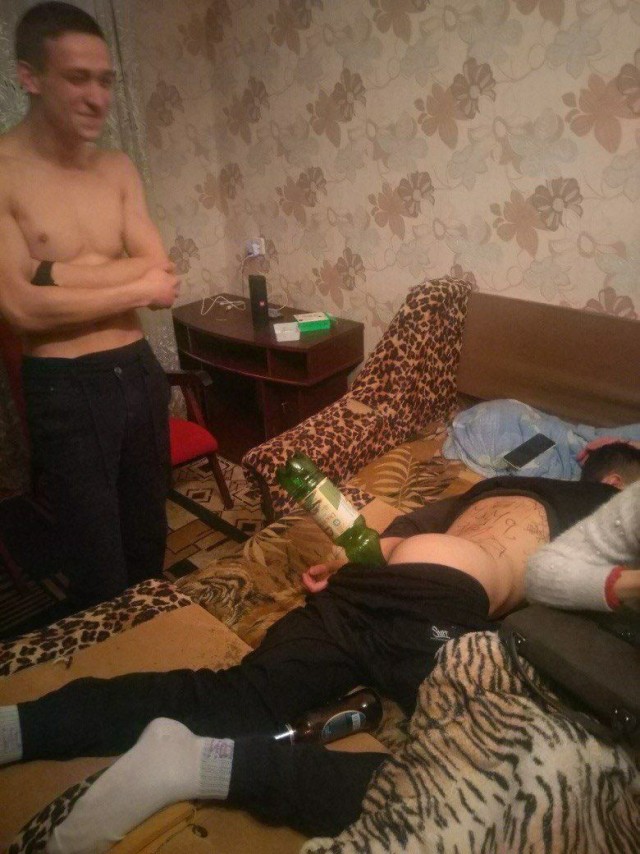 Таких друзей за х.... и в болото