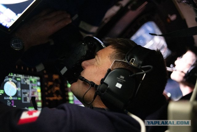 NASA показали кадр полного солнечного затмения и закат Земли, снятые с борта Orion