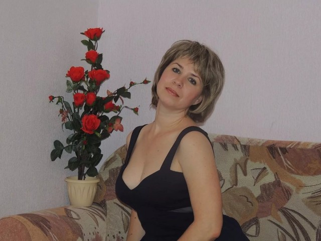 Красивые женщины с сайтов знакомств, которым за 40