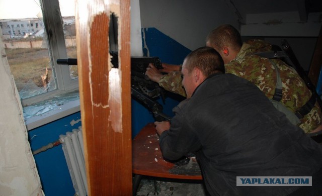 Зачистка аэропорта от войск украинских ВС