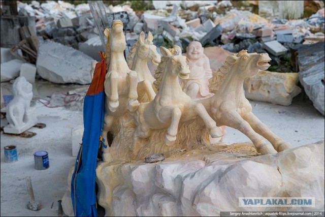 Как делают каменные скульптуры во Вьетнаме