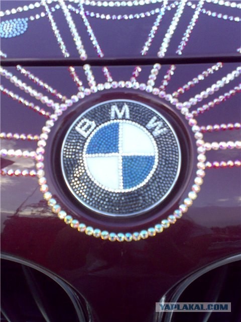 Огламуренный БМВ