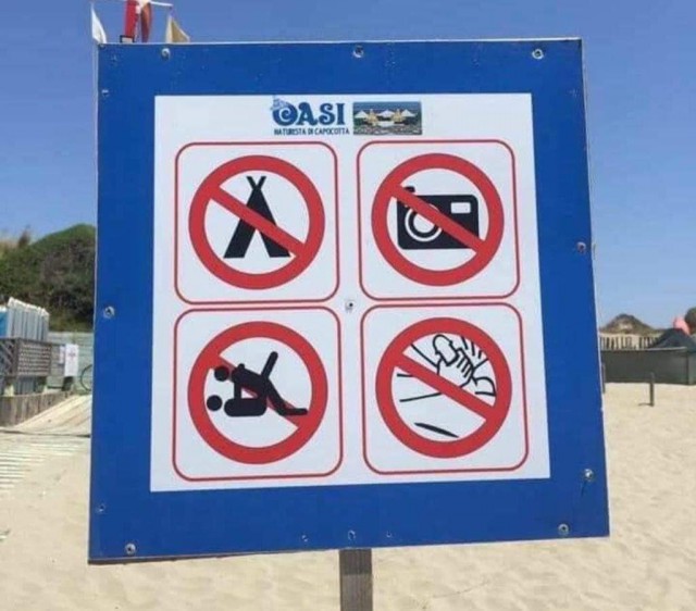 Что запрещено делать на нудистском пляже