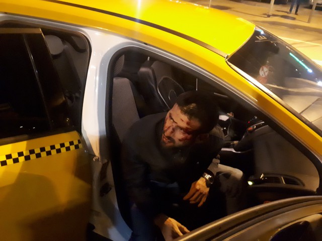Таксист решил обмануть клиента и в итоге оказался босиком