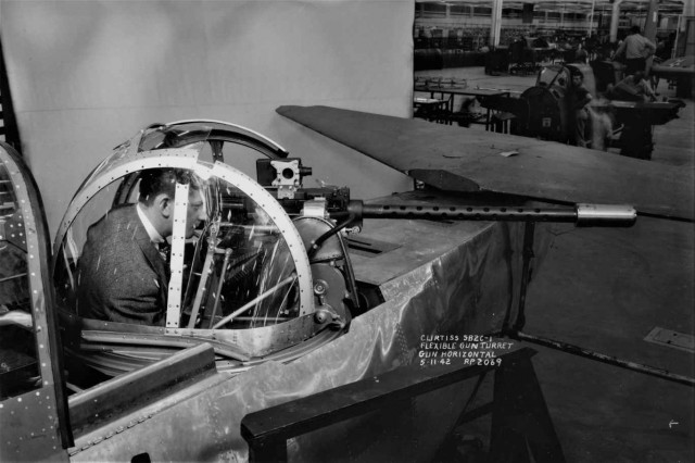 Curtiss SB2C Helldiver. Скотина US NAVY.
