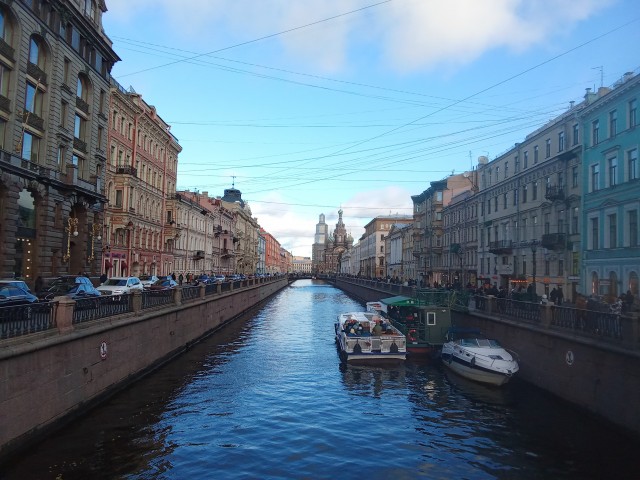 Пройтись по центру