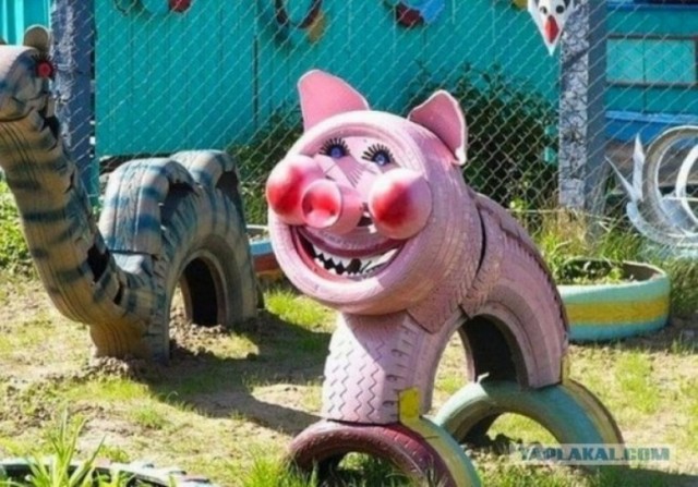 В штате Орегон неизвестные портят скульптуры, наклеивая на них выпученные глаза