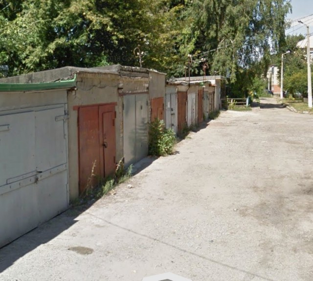 Какая борзая тётка.