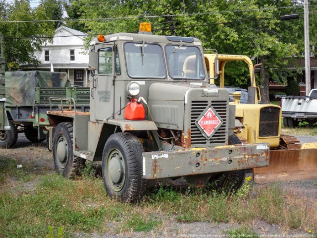 Раритетная военная техника в закромах пенсионера
