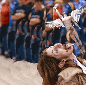 Фотожаба: Не надо кушать на бегу!