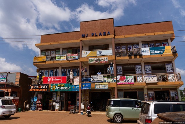 Уганда: деревни, колдуны и детские жертвоприношения