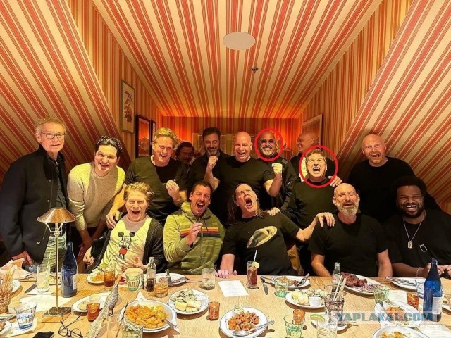 «Классный чувак»: Джим Керри отметил 62-летие в компании Адама Сэндлера и Дэвида Спейда