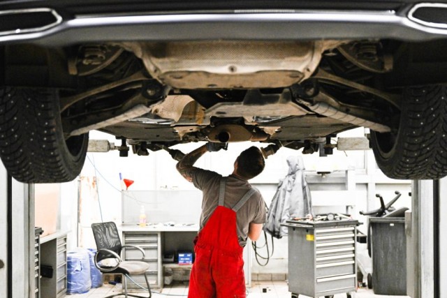 С начала 2024 года цены на запчасти некоторых автомобилей выросли на 78%
