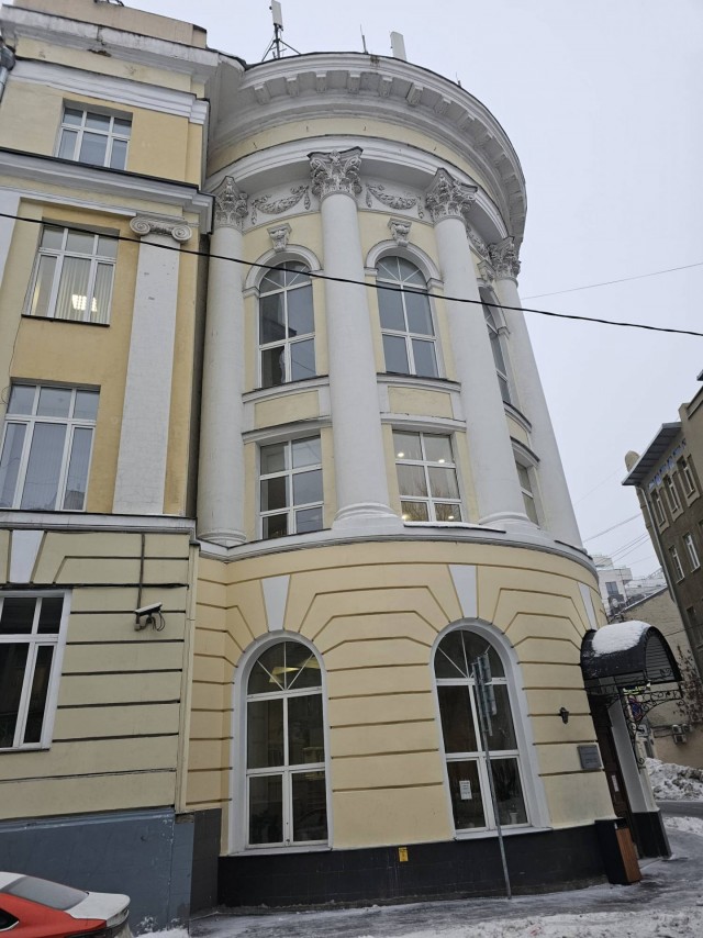Шляюсь по Москве (мрачное утро).