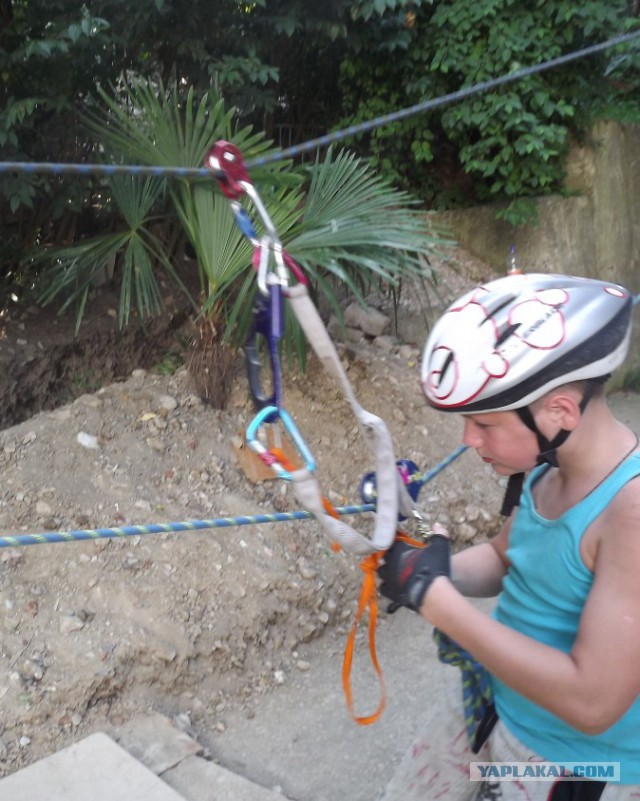 Когда есть верёвка, и несколько карабинов.