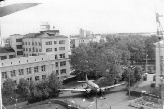 Дарите детям самолёты!