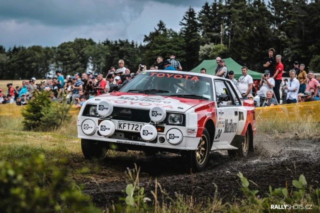 Group B. Красивых автофото пост
