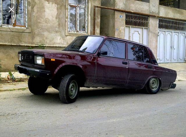 Любители заниженных автомобилей приехали на сходку и получили 63 штрафа