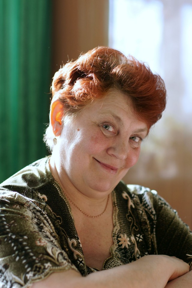 - Зачем брать ипотеку, когда теща одна в трешке? Разменяйтесь и хватит нам на однушку, - не успокаивается муж