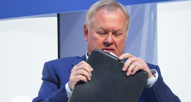 Костин предложил обрушить курс рубля