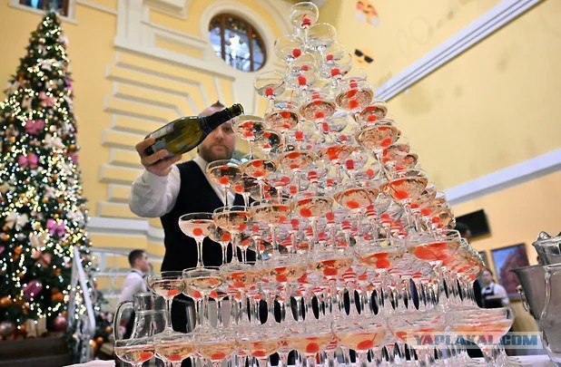 Спрос на новогодние корпоративы упал почти на треть