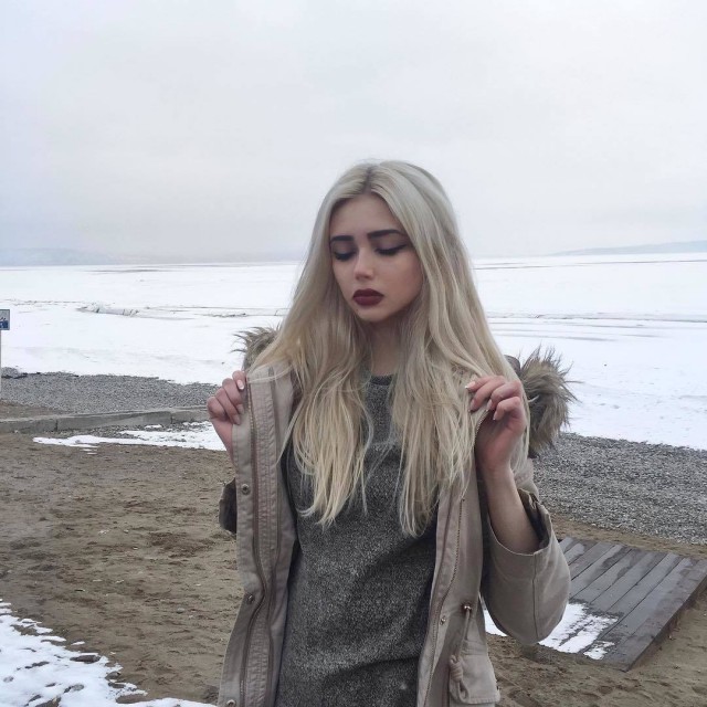 Просто девушки, которые окружают нас.