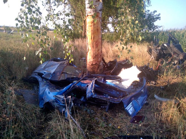 Трое мужчин разбились на BMW X5 в Белгородской области