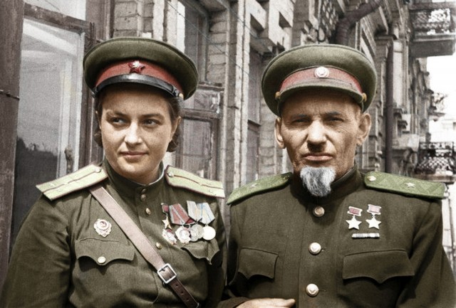 Фотографии связанных с историей Красной и Советской Армии.