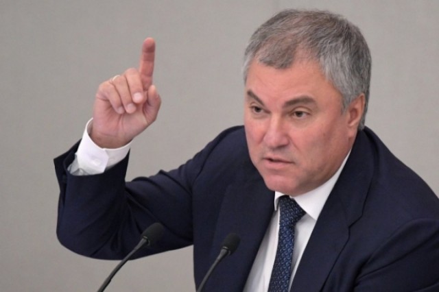 Володин заявил, что следует конфисковывать российское имущество у граждан, которые уехали заграницу и оттуда оскорбляют Россию