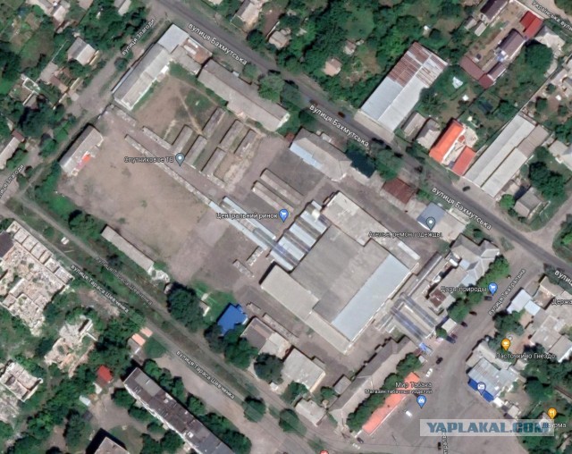 Центральный рынок в Константиновке Донецкой области (под контролем Украины) подвергся обстрелу