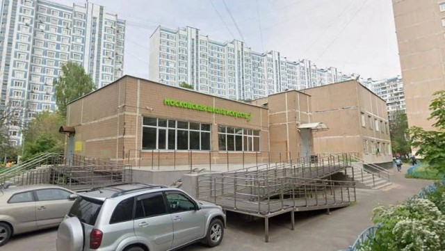 В Братеево мигрант-сантехник сменил профессию и открыл притон в здании детской школы искусств