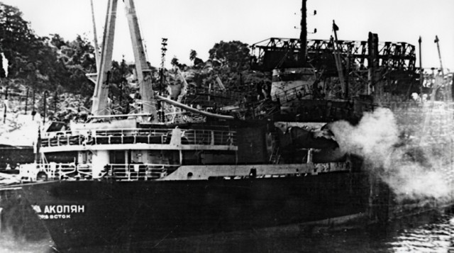 Как американцы разбомбили советский теплоход в 1972 году: Почему в СССР засекретили этот случай