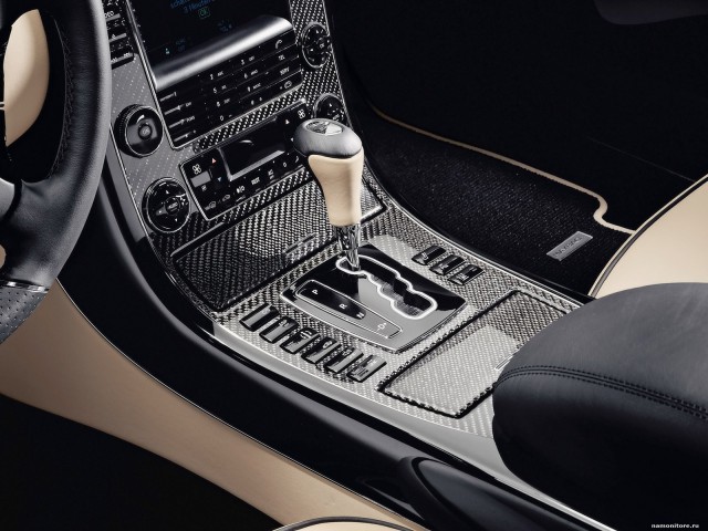 Авария с двумя «майбахами» в Москве попала на видео