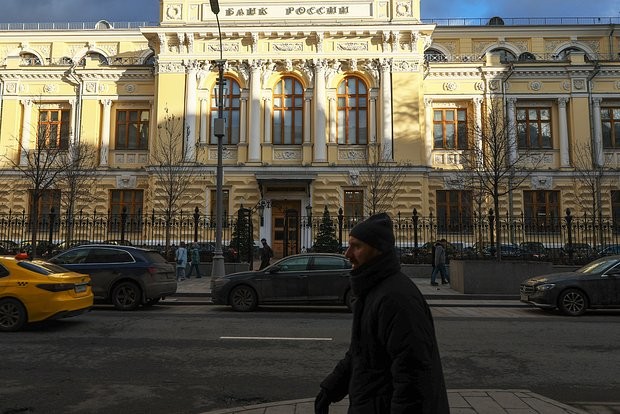 Центробанк опроверг введение ограничений на снятие наличных в банкомате