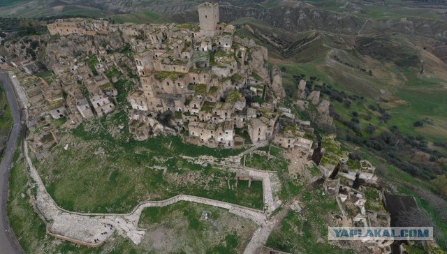 Craco: средневековый призрак на холмах Италии