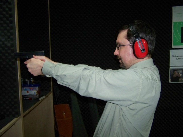 Стрельба из боевого оружия