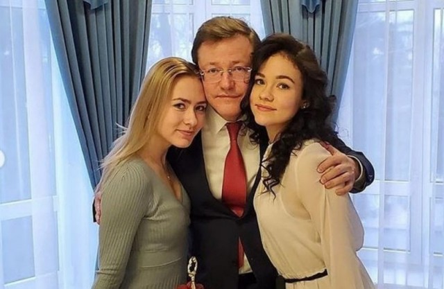 У дочери губернатора Самарской области обнаружили квартиру в Москве за 83 млн рублей. Она окончила МГИМО.