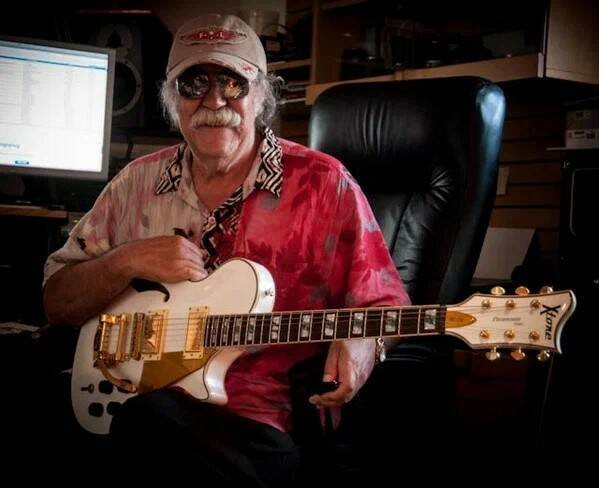 Умер гитарист NAZARETH