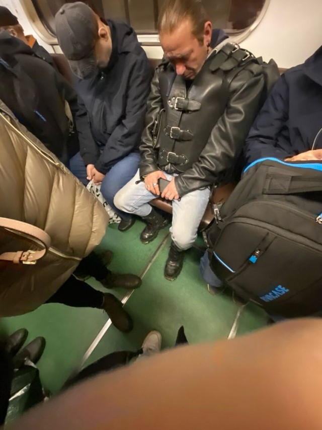 Свежая подборка модников из российского метро 25.10.22